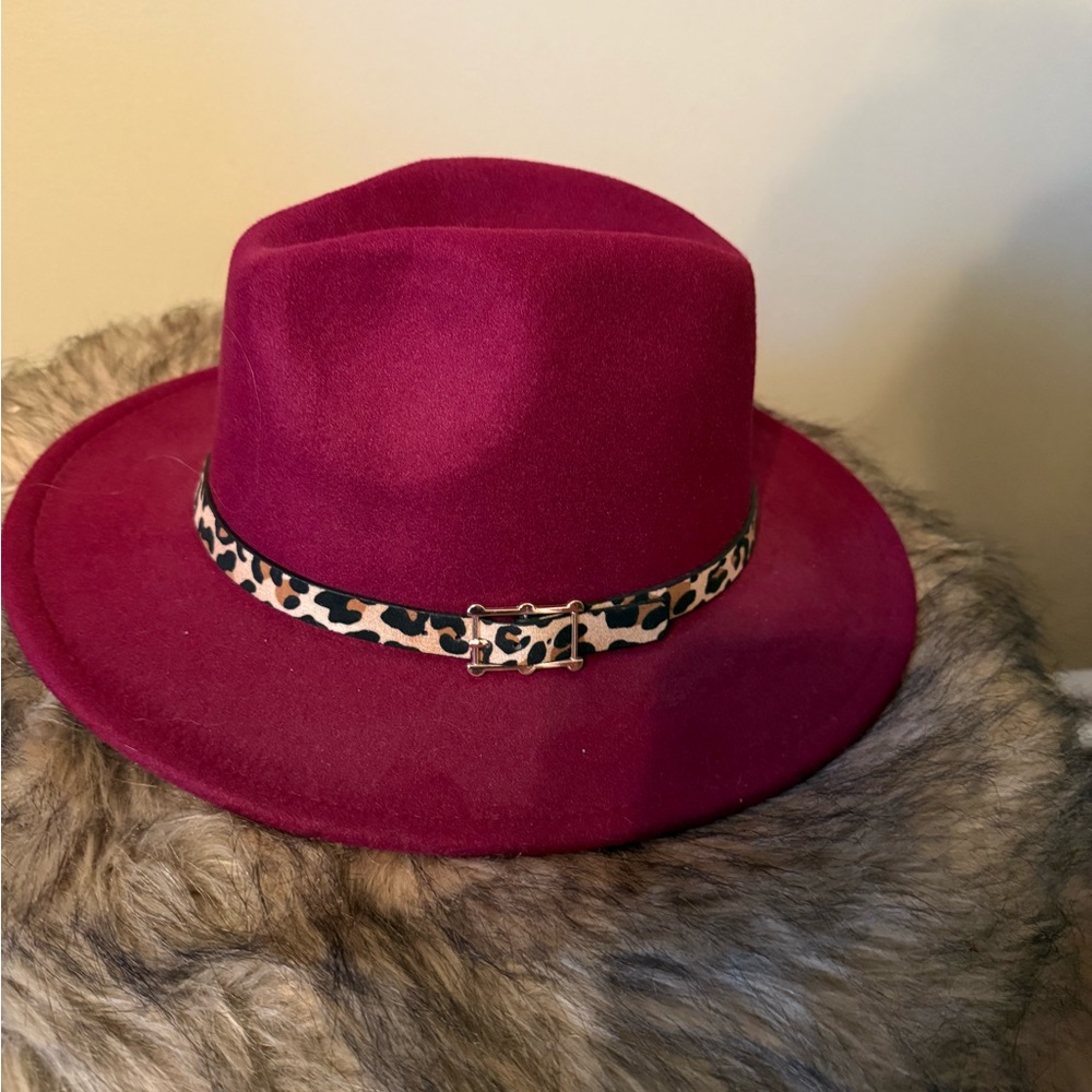 Elegant Burgundy Fedora with Leopard Band